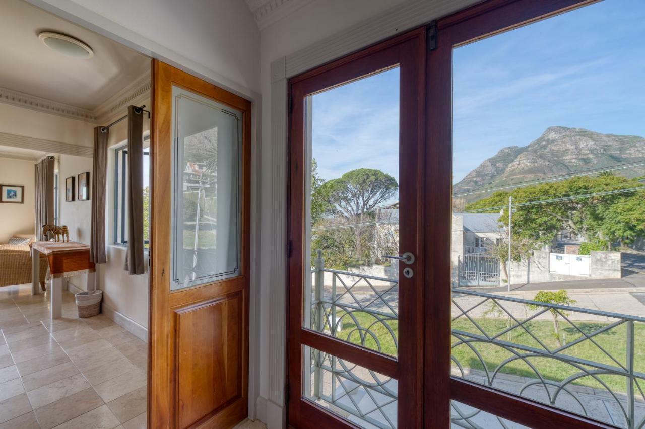 קייפטאון De Tafelberg Guesthouse מראה חיצוני תמונה